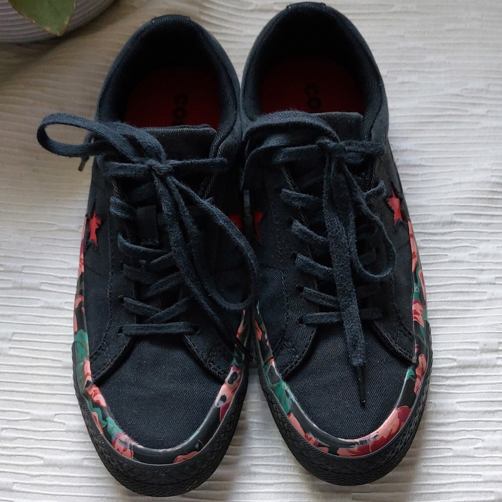 Black and Red Converse Sneakers Size 4 - Picture 7 of 13